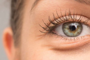 కళ్ల కింద వాపు కనిపిస్తున్నాయా.. అయితే మీకు ఈ సమస్య ఉండచ్చు!